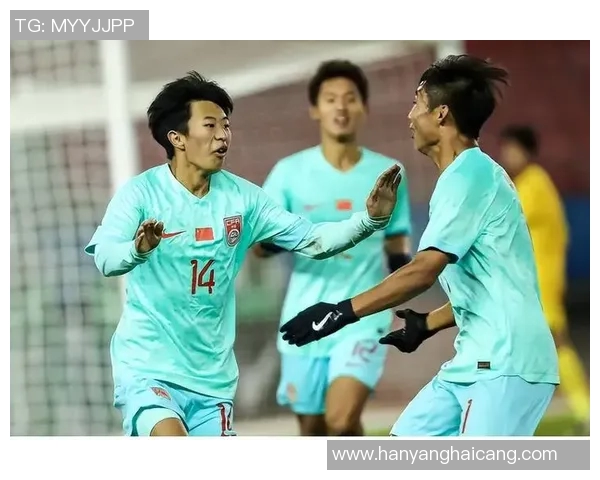 梅州客家与湖南湘涛的激烈对决展现足球魅力与团队精神的巅峰对抗