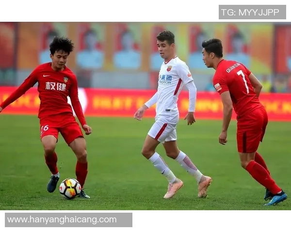 权健与辽宁开心全场的激烈对决展现足球魅力与团队精神的完美结合 权健与辽宁开心全场的激烈对决展现足球魅力与团队精神的完美结合